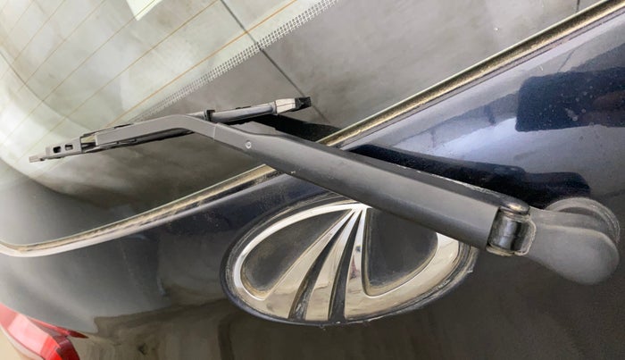 2017 Mahindra Kuv100 K6 PLUS 6 STR, Petrol, Manual, 43,431 km, Rear Wiper