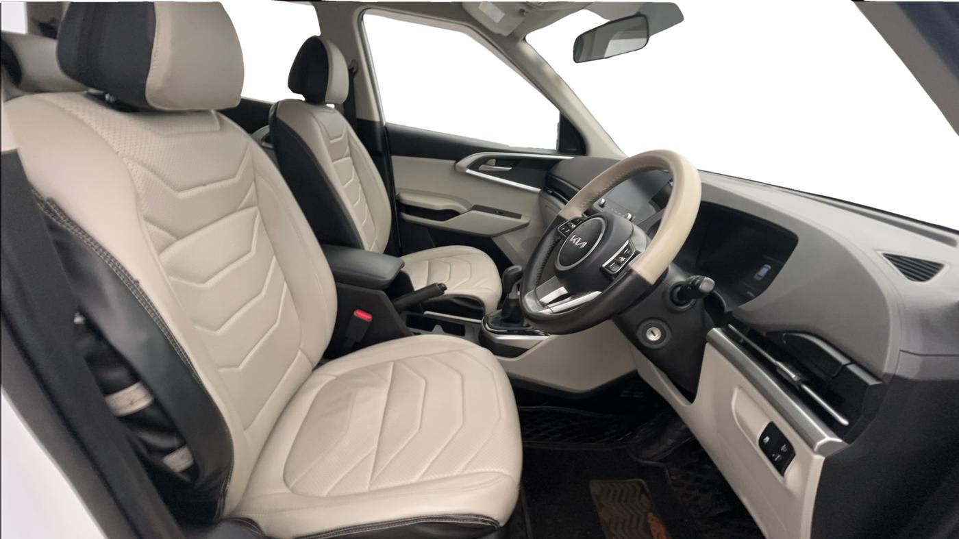 2023 KIA CARENS PRESTIGE 1.5 PETROL 7 STR, Petrol, Manual, 33,719 km, Right Side Front Door Cabin