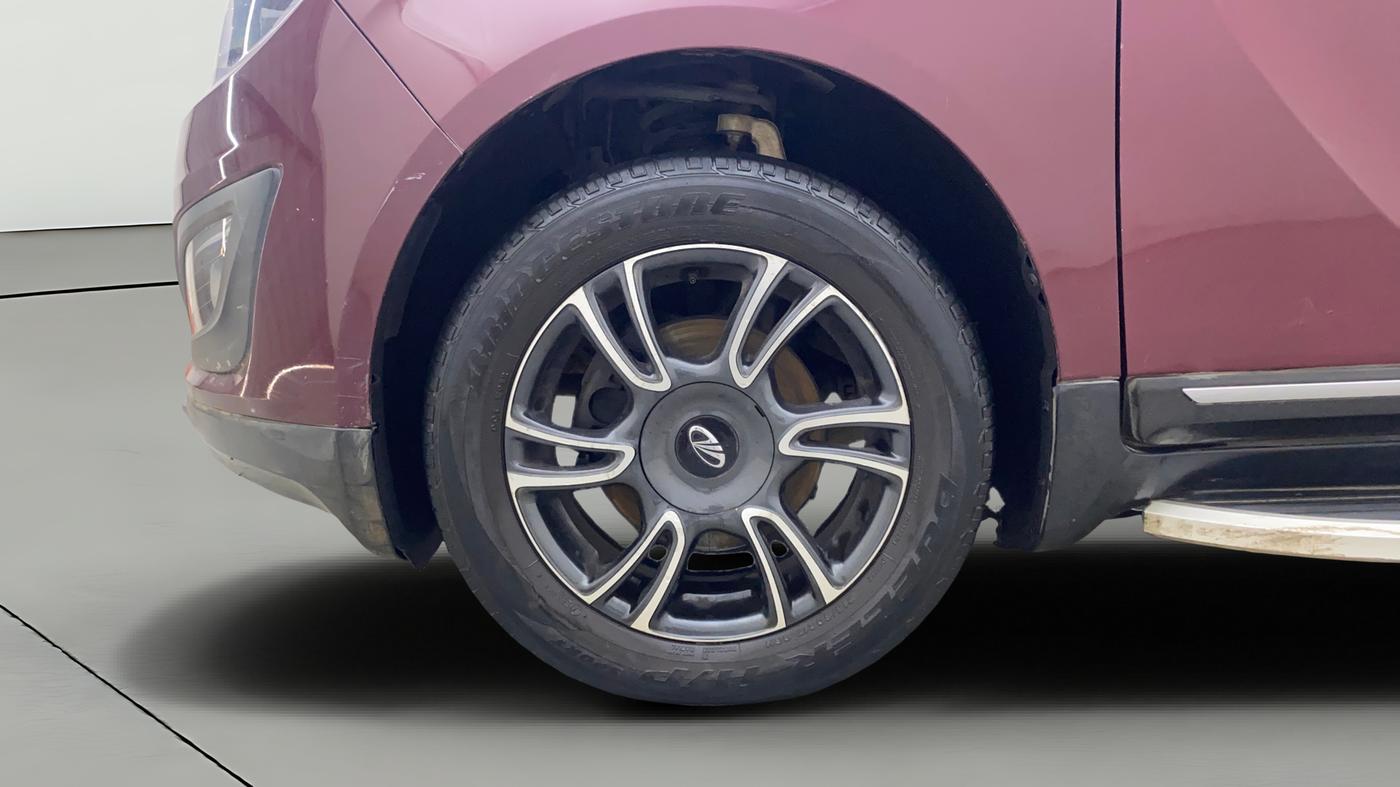2018 Mahindra MARAZZO M8 7 STR, Diesel, Manual, 49,420 km, Left Front Wheel