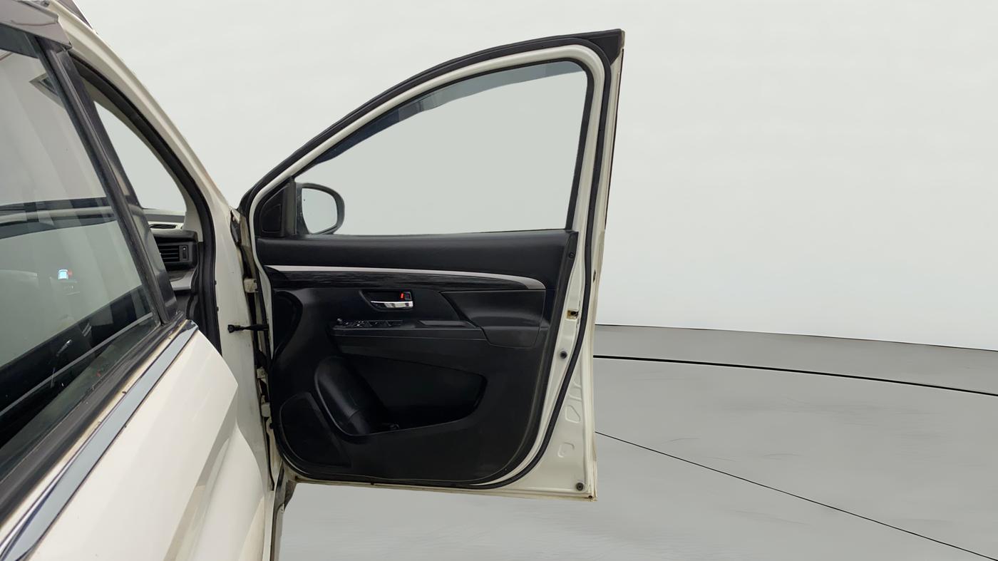 2021 Maruti XL6 ALPHA MT, Petrol, Manual, 72,457 km, RHS Front Door