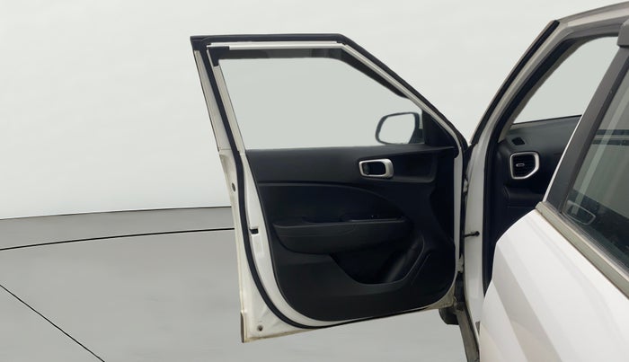 2021 Hyundai VENUE SX 1.5 CRDI, Diesel, Manual, 30,409 km, LHS Front Door