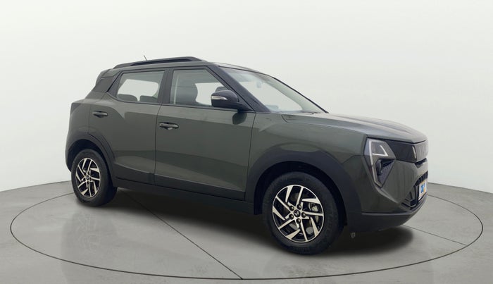 2024 Mahindra XUV 3XO AX5 1.2 L TCMPFi, Petrol, Manual, 6,533 km, Right Front Diagonal
