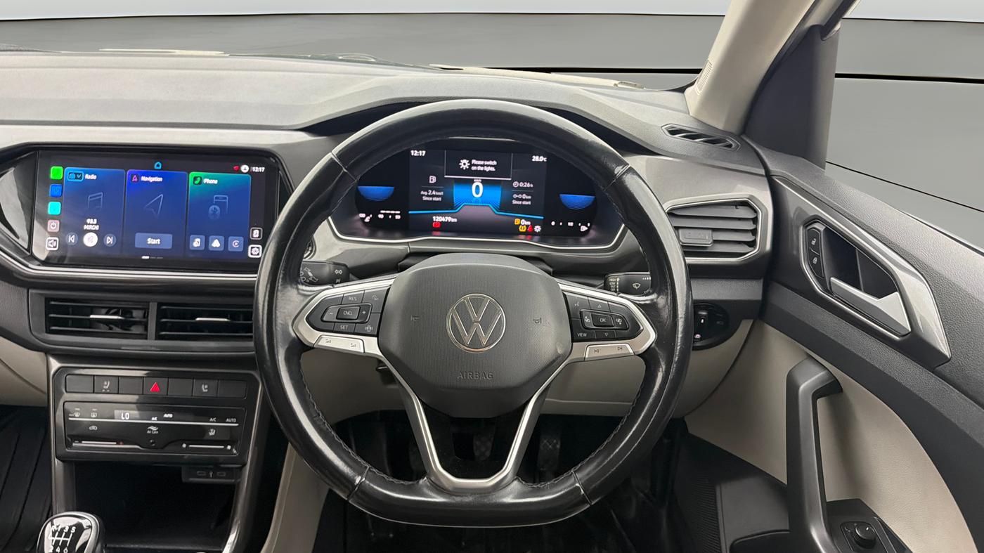 2022 Volkswagen TAIGUN TOPLINE 1.0 TSI MT, Petrol, Manual, 1,20,479 km, Steering Wheel Close Up
