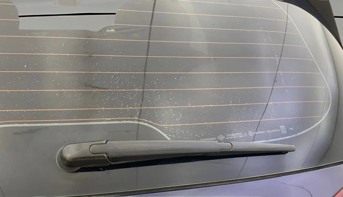 2022 Mahindra XUV700 AX 5 P MT 5 STR, Petrol, Manual, 72,134 km, Rear Wiper