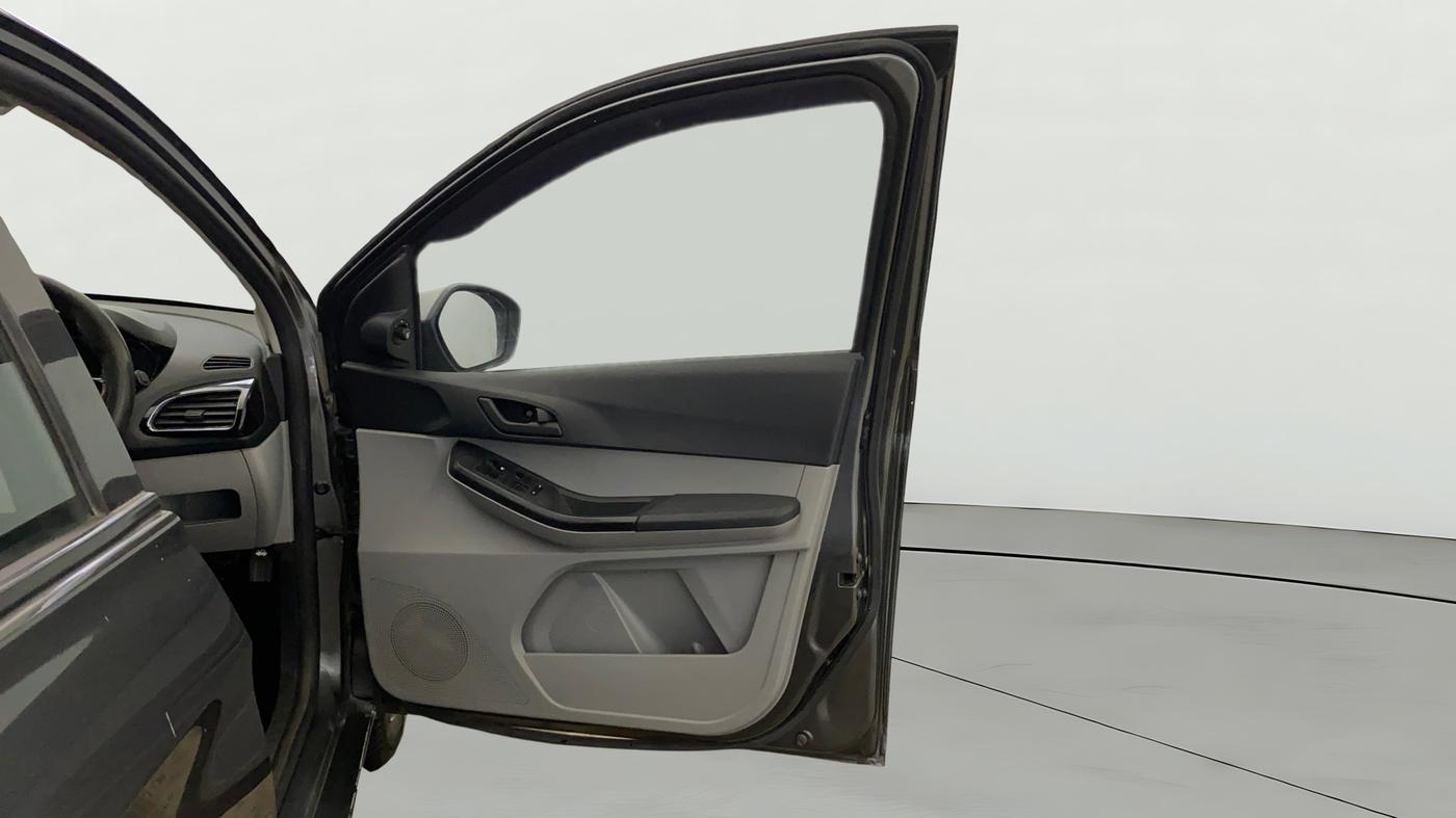 2021 Tata Tiago XT Limited Edition, CNG, Manual, 95,248 km, RHS Front Door