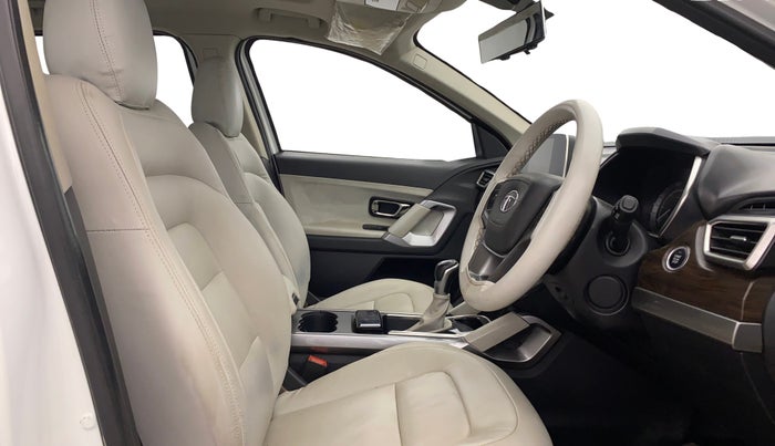 2022 Tata Harrier XTA 2.0L KRYOTEC PLUS, Diesel, Automatic, 73,326 km, Right Side Front Door Cabin