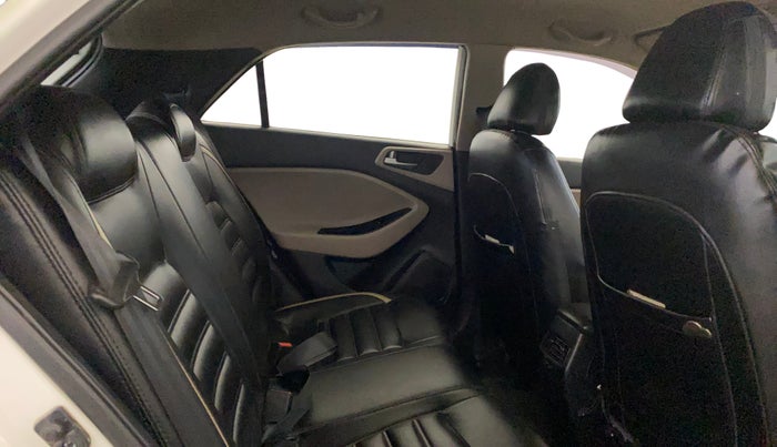 2014 Hyundai Elite i20 SPORTZ 1.2 (O), Petrol, Manual, 67,213 km, Right Side Rear Door Cabin