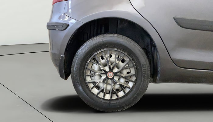 2017 Maruti Swift LXI (O), Petrol, Manual, 60,757 km, Right Rear Wheel