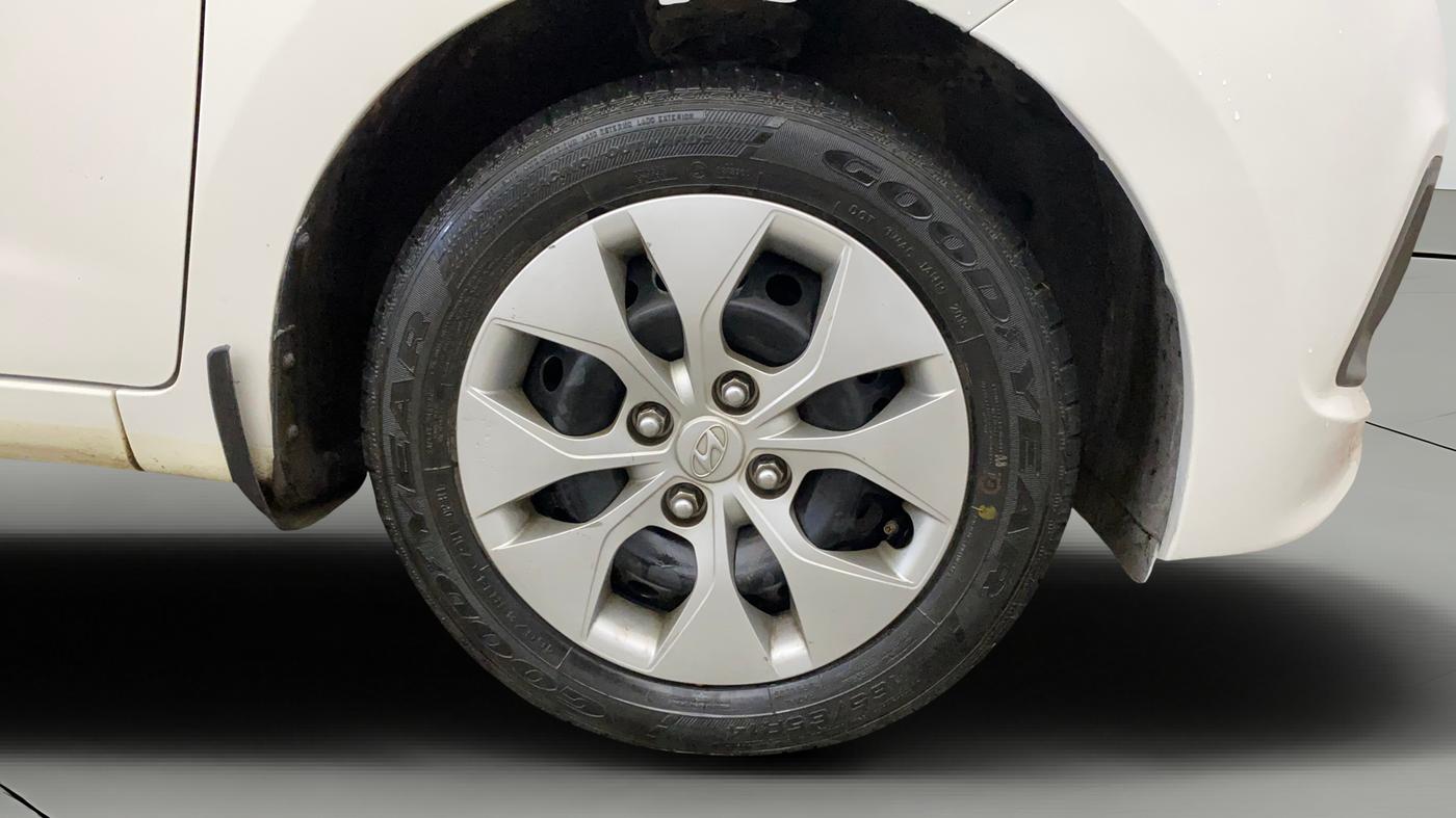 2015 Hyundai Xcent BASE 1.2, Petrol, Manual, 53,653 km, Right Front Wheel
