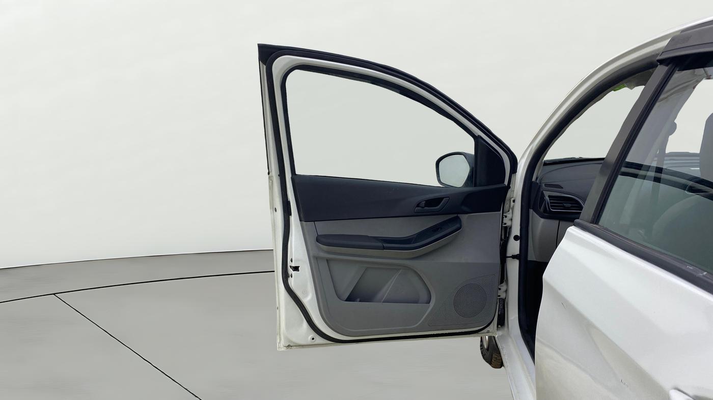 2023 Tata Tiago XT CNG, CNG, Manual, 31,900 km, LHS Front Door