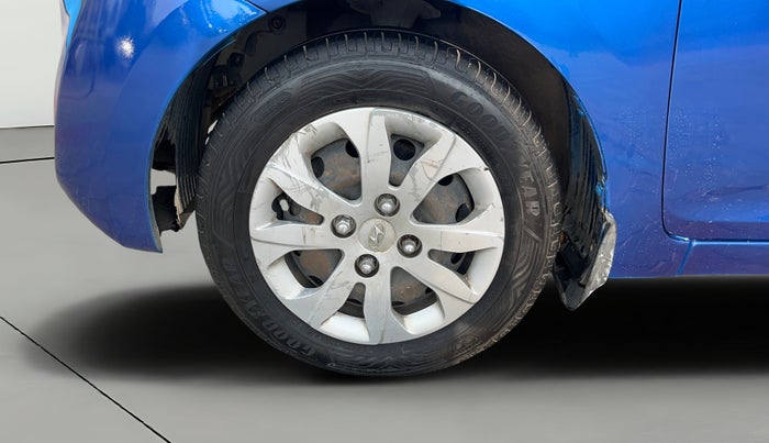 2017 Hyundai Eon MAGNA +, Petrol, Manual, 1,28,841 km, Left Front Wheel