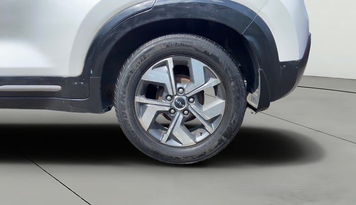 2021 KIA SONET HTX PLUS 1.0 IMT DUAL TONE, Petrol, Manual, 43,237 km, Left Rear Wheel