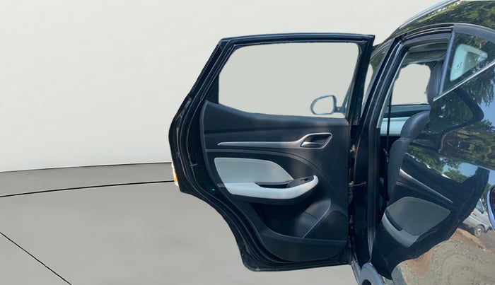 2022 MG ASTOR SHARP 1.5 CVT, Petrol, Automatic, 10,840 km, LHS Rear Door