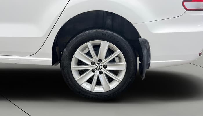 2016 Volkswagen Vento HIGHLINE PETROL AT, Petrol, Automatic, 44,167 km, Left Rear Wheel