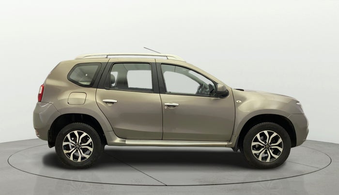 2014 Nissan Terrano XV D THP 110 PS, Diesel, Manual, 1,27,160 km, Right Side View