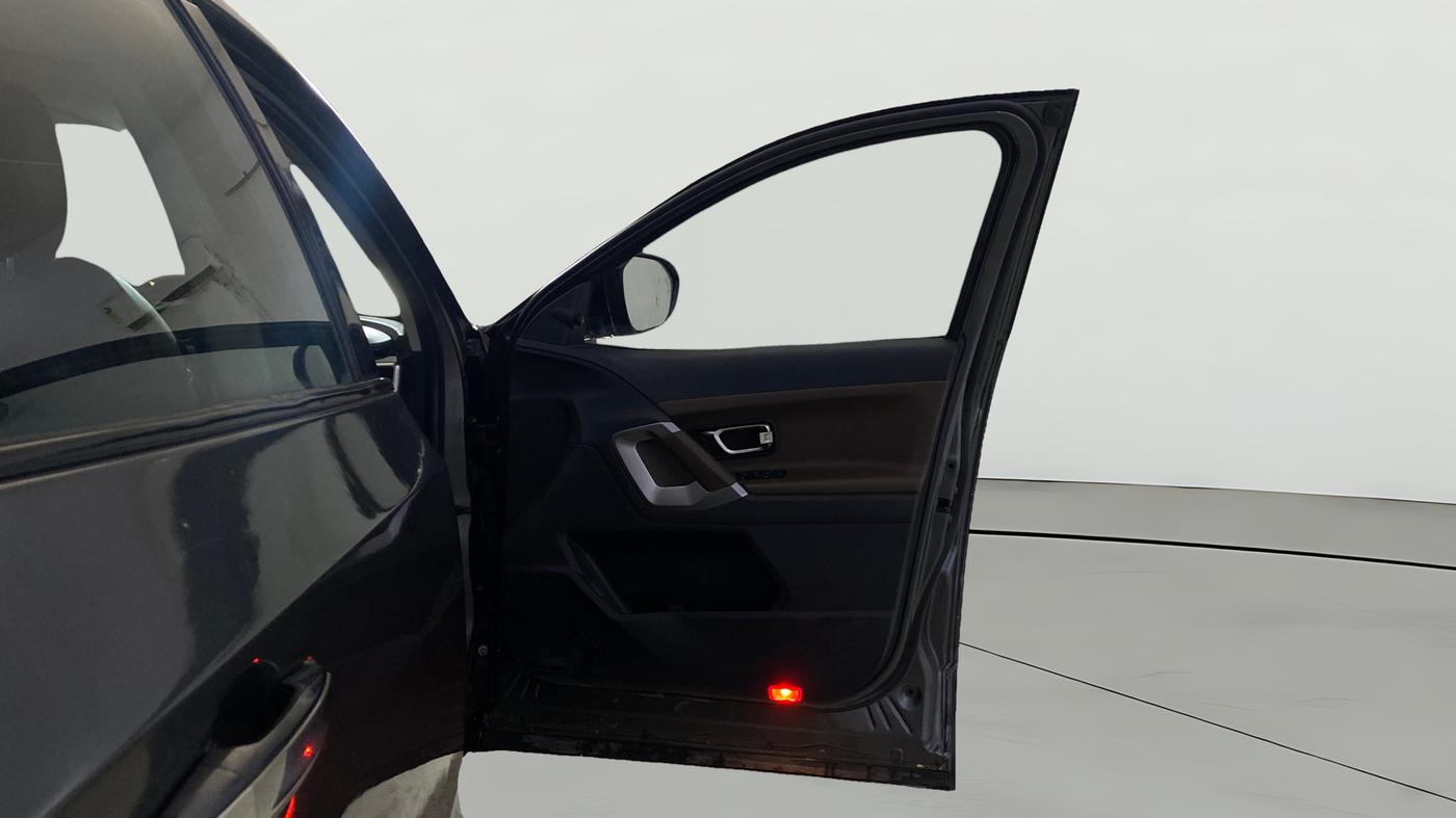 2019 Tata Harrier XZ 2.0L, Diesel, Manual, 72,373 km, RHS Front Door