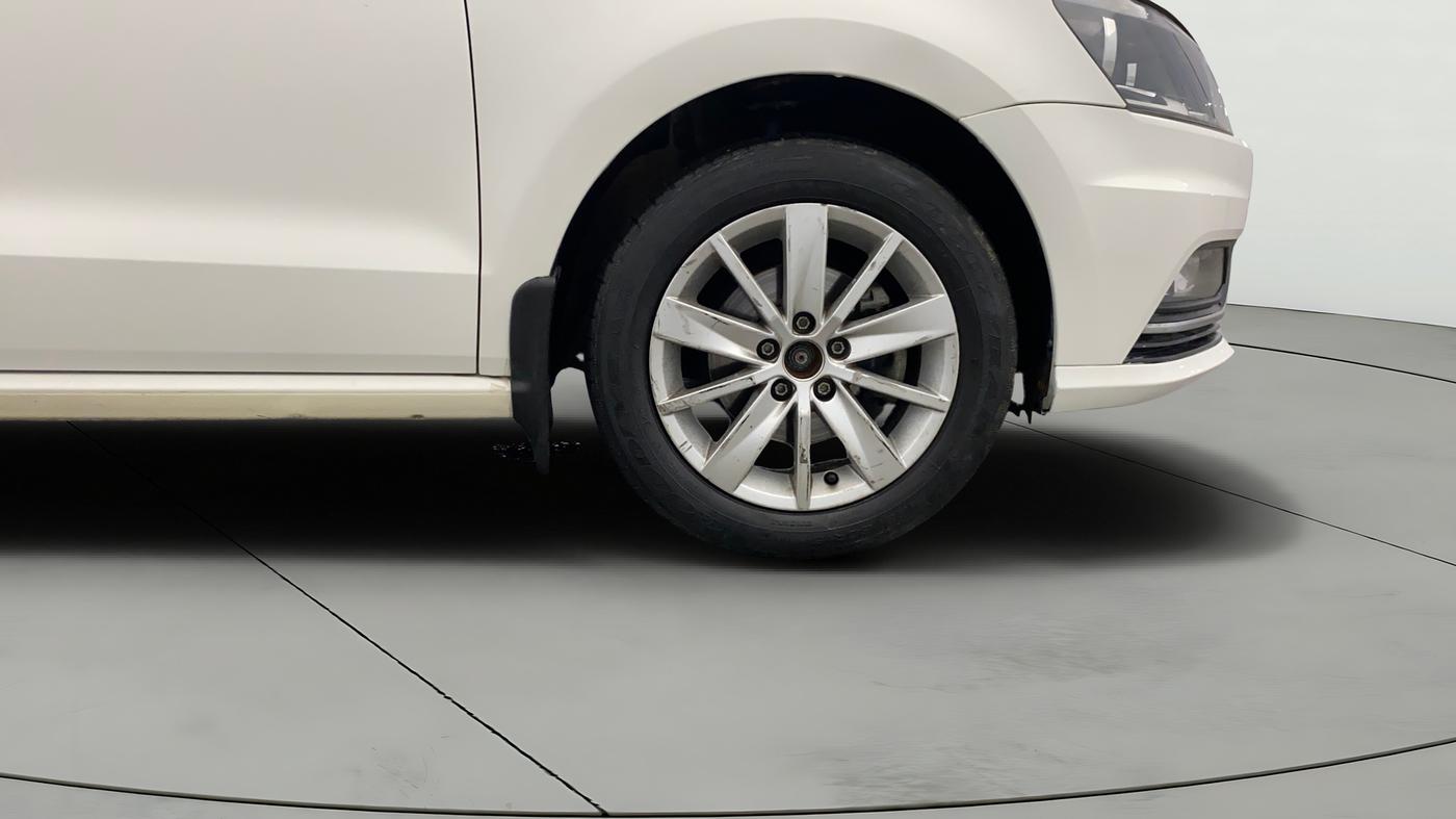2017 Volkswagen Ameo HIGHLINE1.5L, Diesel, Manual, 33,742 km, Right Front Wheel