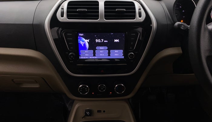 2017 Mahindra TUV300 T10, Diesel, Manual, 60,295 km, Air Conditioner