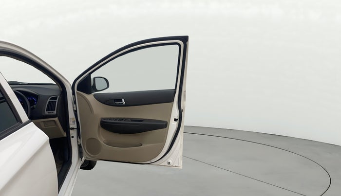 2012 Hyundai i20 ASTA 1.2, Petrol, Manual, 1,01,417 km, RHS Front Door