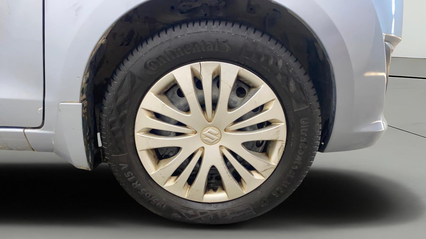 2013 Maruti Ertiga VXI, Petrol, Manual, 74,135 km, Right Front Wheel