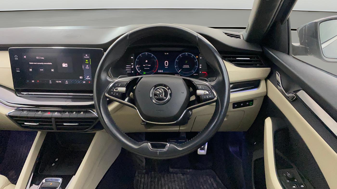 2022 Skoda Octavia L&K 2.0 AT, Petrol, Automatic, 33,747 km, Steering Wheel Close Up