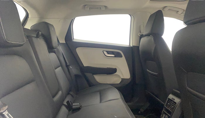 2023 Tata ALTROZ  XZ Plus (O) (S), Petrol, Manual, 11,697 km, Right Side Rear Door Cabin
