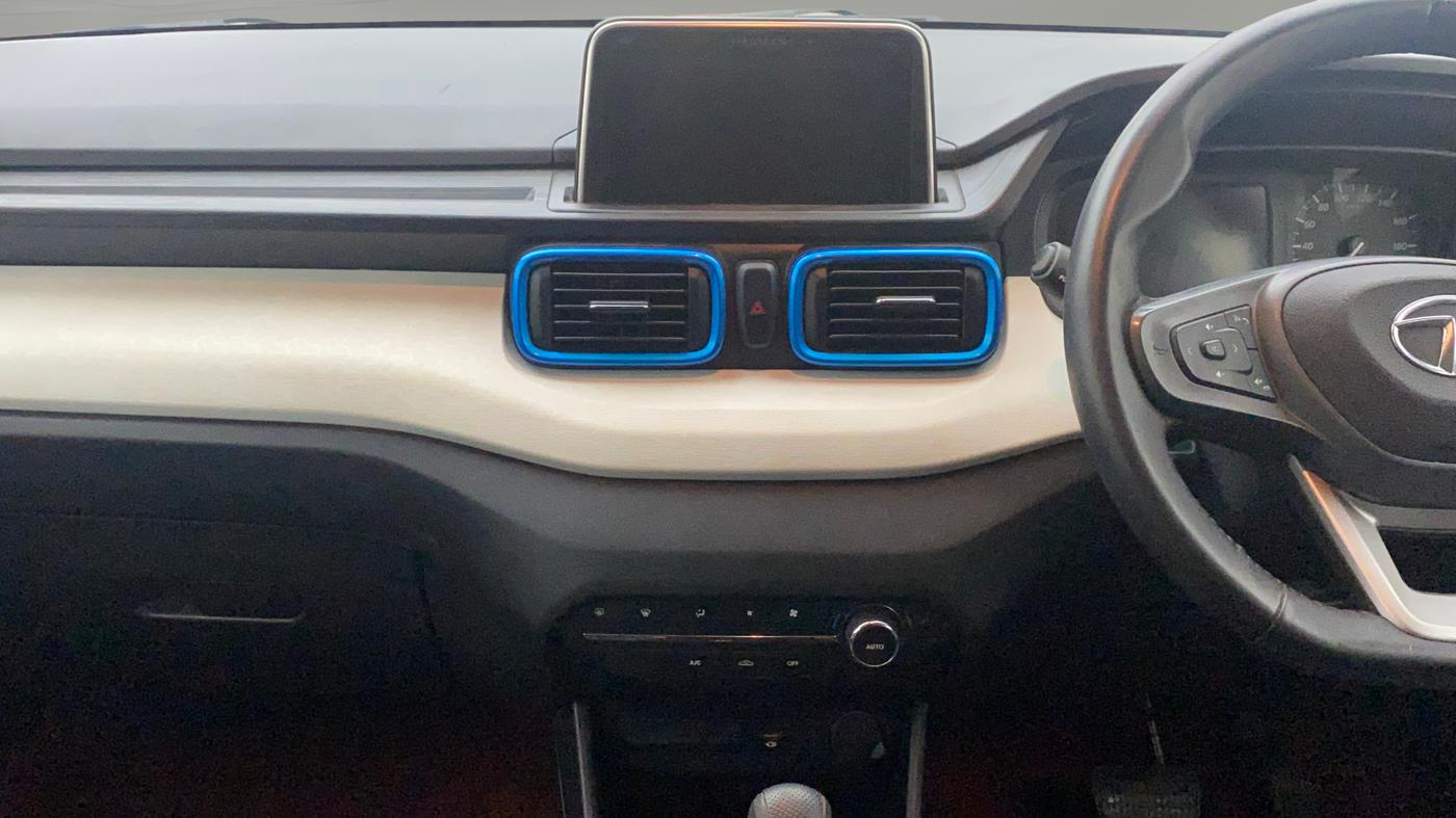 2021 Tata PUNCH CREATIVE  AMT, Petrol, Automatic, 29,908 km, Air Conditioner