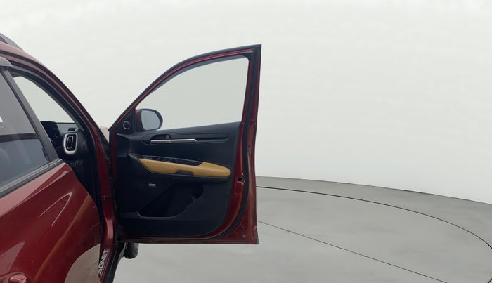 2024 KIA SONET HTX PLUS 1.5 DIESEL IMT, Diesel, Manual, 30,735 km, RHS Front Door