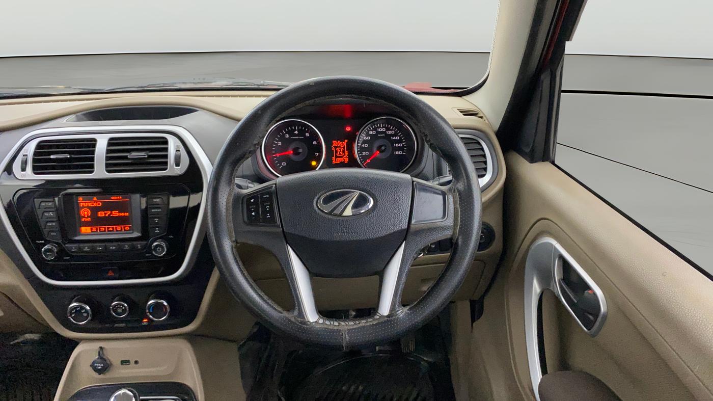 2017 Mahindra TUV300 T8 AMT, Diesel, Automatic, 1,35,641 km, Steering Wheel Close Up