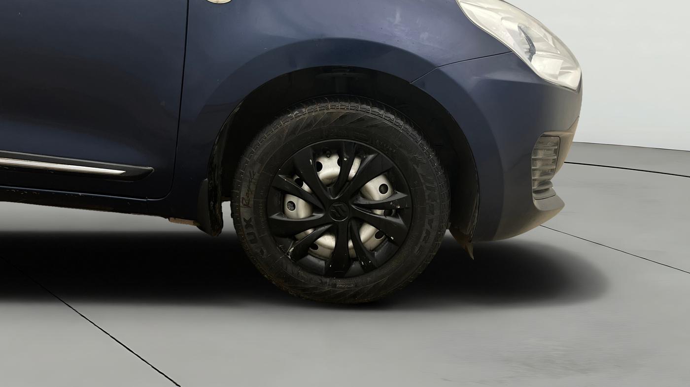 2023 Maruti Swift LXI, Petrol, Manual, 31,686 km, Right Front Wheel
