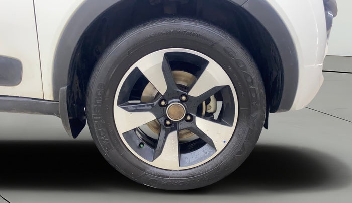 2018 Tata NEXON XZ PLUS DIESEL, Diesel, Manual, 42,587 km, Right Front Wheel