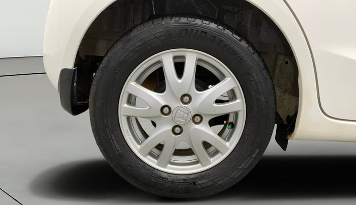 2013 Honda Brio V MT, Petrol, Manual, 57,082 km, Right Rear Wheel