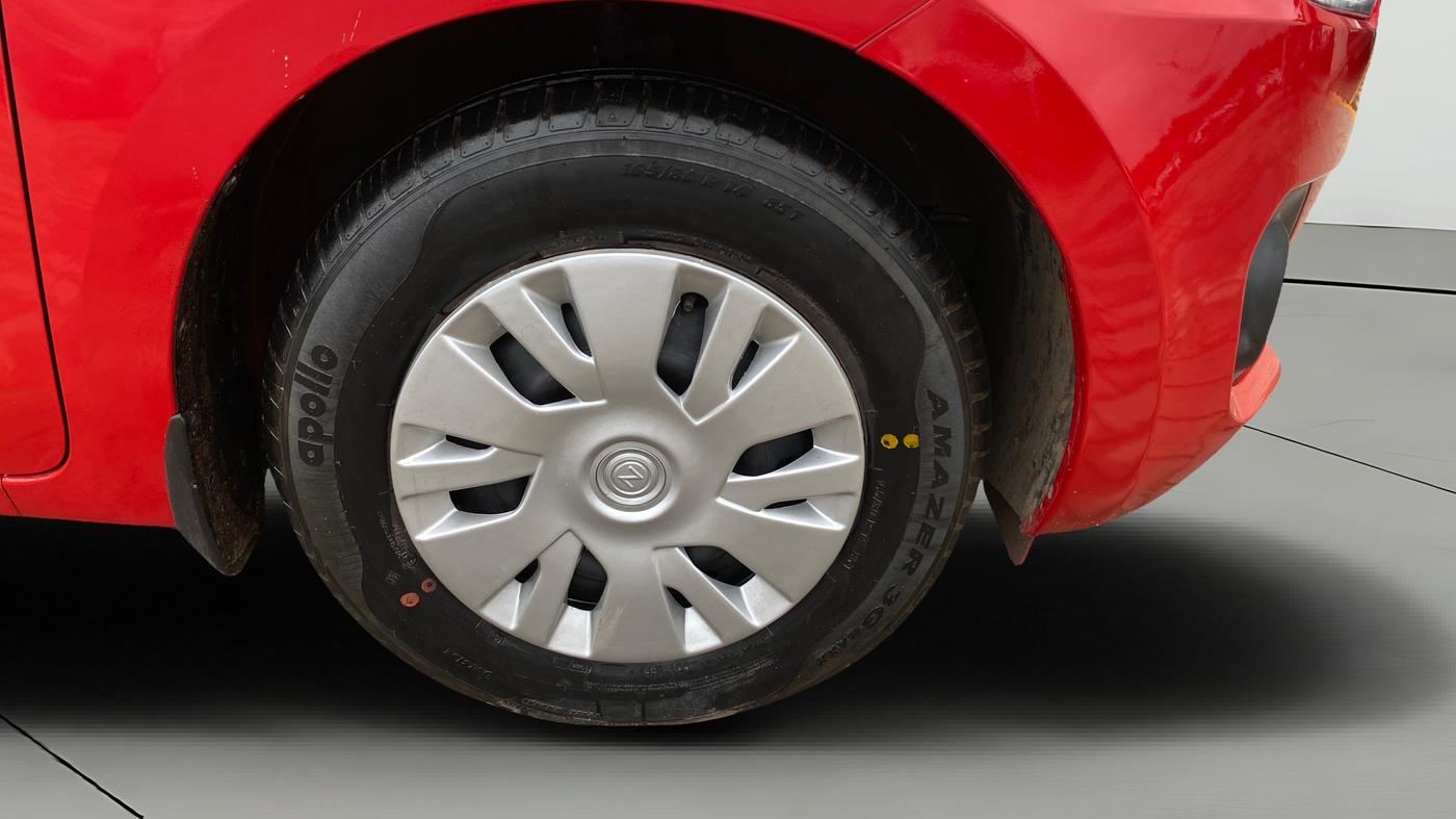2020 Maruti Swift VXI, Petrol, Manual, 46,854 km, Right Front Wheel