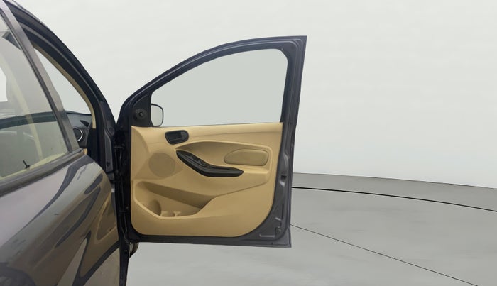 2016 Ford Figo Aspire TITANIUM 1.2 PETROL, Petrol, Manual, 43,432 km, RHS Front Door