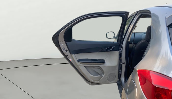 2019 Tata Tiago XZ PETROL, CNG, Manual, 1,13,117 km, LHS Rear Door