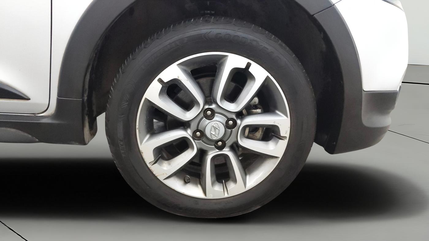 2017 Hyundai i20 Active 1.2 SX, Petrol, Manual, 41,504 km, Right Front Wheel