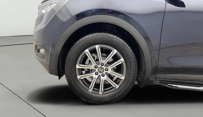 2023 Mahindra XUV700 AX 7 P AT 7 STR, Petrol, Automatic, 11,821 km, Left Front Wheel