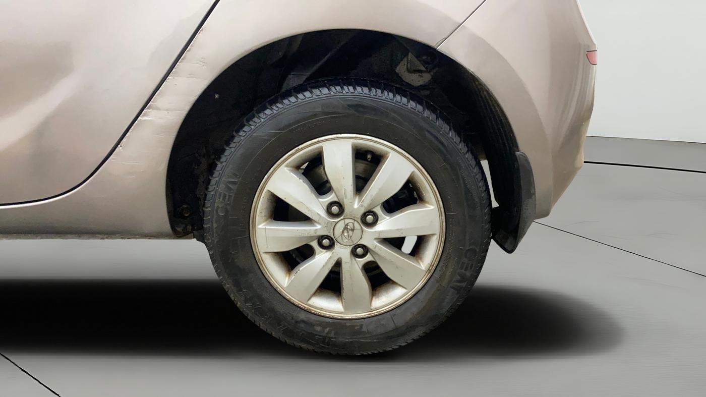 2013 Hyundai i20 SPORTZ 1.4 CRDI, Diesel, Manual, 1,46,594 km, Left Rear Wheel