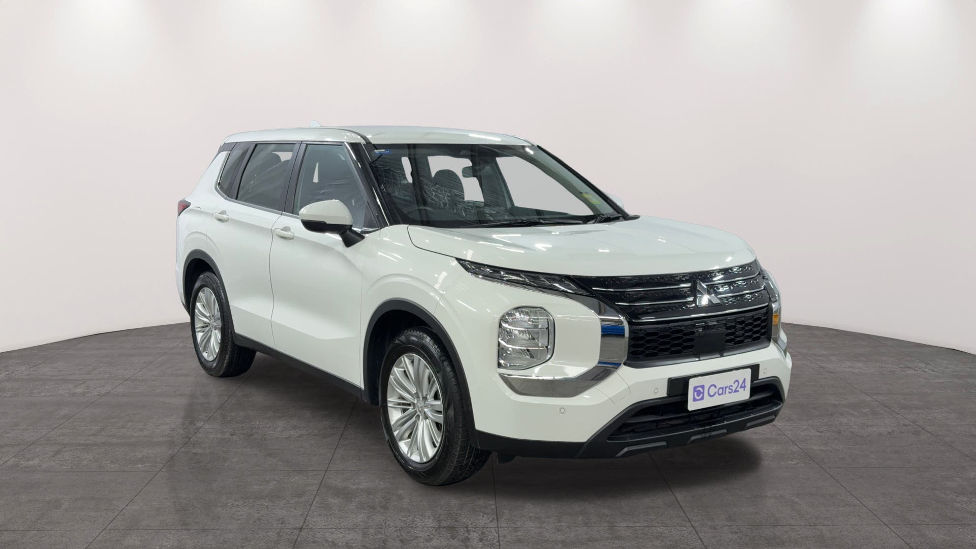 Mitsubishi Outlander image