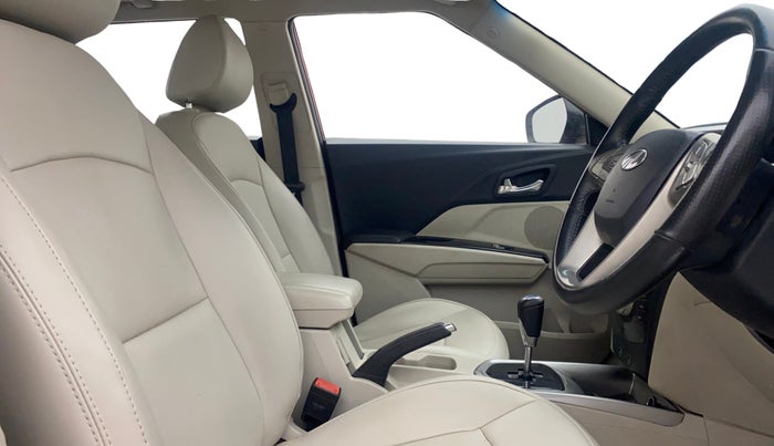 2021 Mahindra XUV300 W8 (O) 1.5 DIESEL AMT, Diesel, Automatic, 74,395 km, Right Side Front Door Cabin