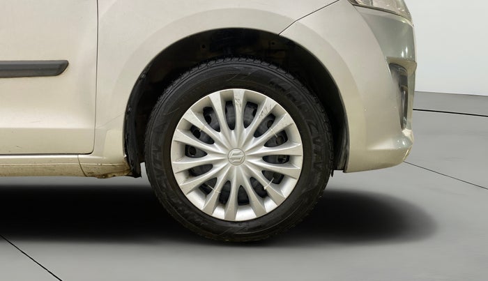 2014 Maruti Ertiga VXI CNG, CNG, Manual, 92,300 km, Right Front Wheel