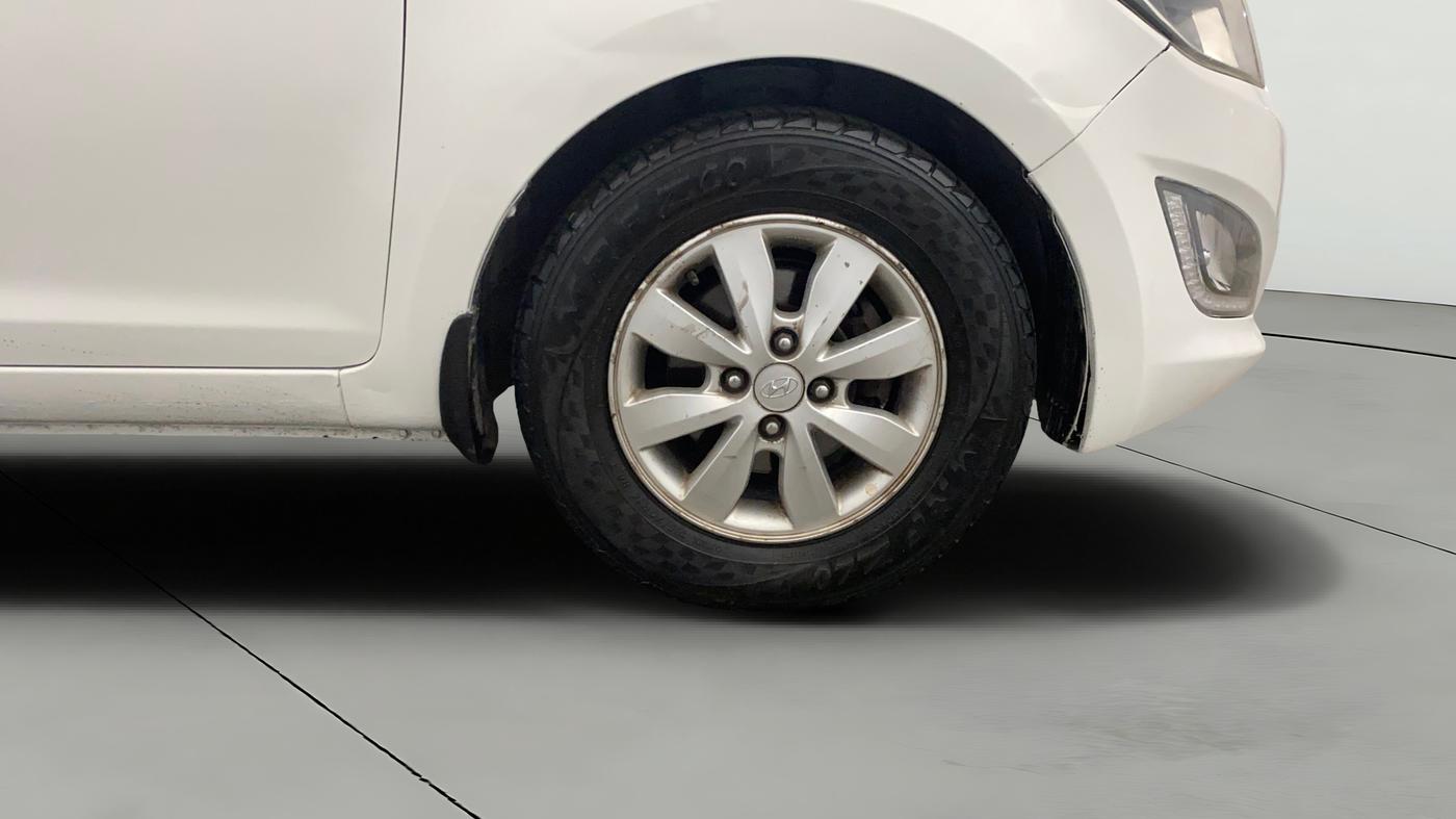 2013 Hyundai i20 SPORTZ 1.2, Petrol, Manual, 1,17,626 km, Right Front Wheel