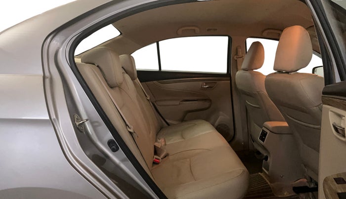 2019 Maruti Ciaz ALPHA 1.5 SHVS PETROL, Petrol, Manual, 32,434 km, Right Side Rear Door Cabin