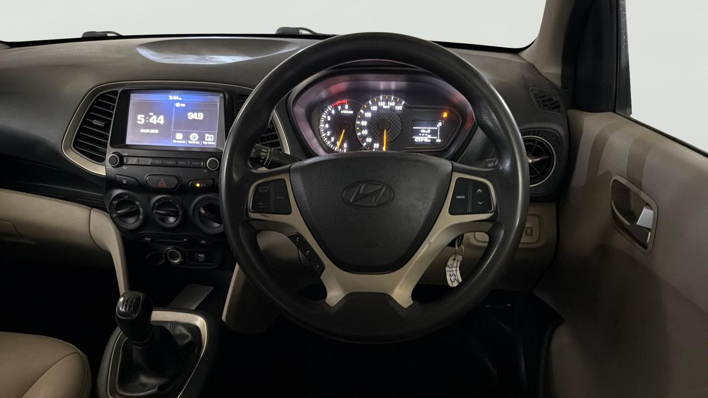 2018 Hyundai NEW SANTRO SPORTZ MT, Petrol, Manual, 1,09,494 km, Steering Wheel Close Up