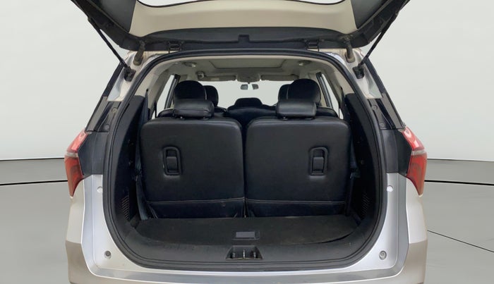 2022 Mahindra XUV700 AX 5 P MT 7 STR, Petrol, Manual, 32,365 km, Boot Open Zoomed View