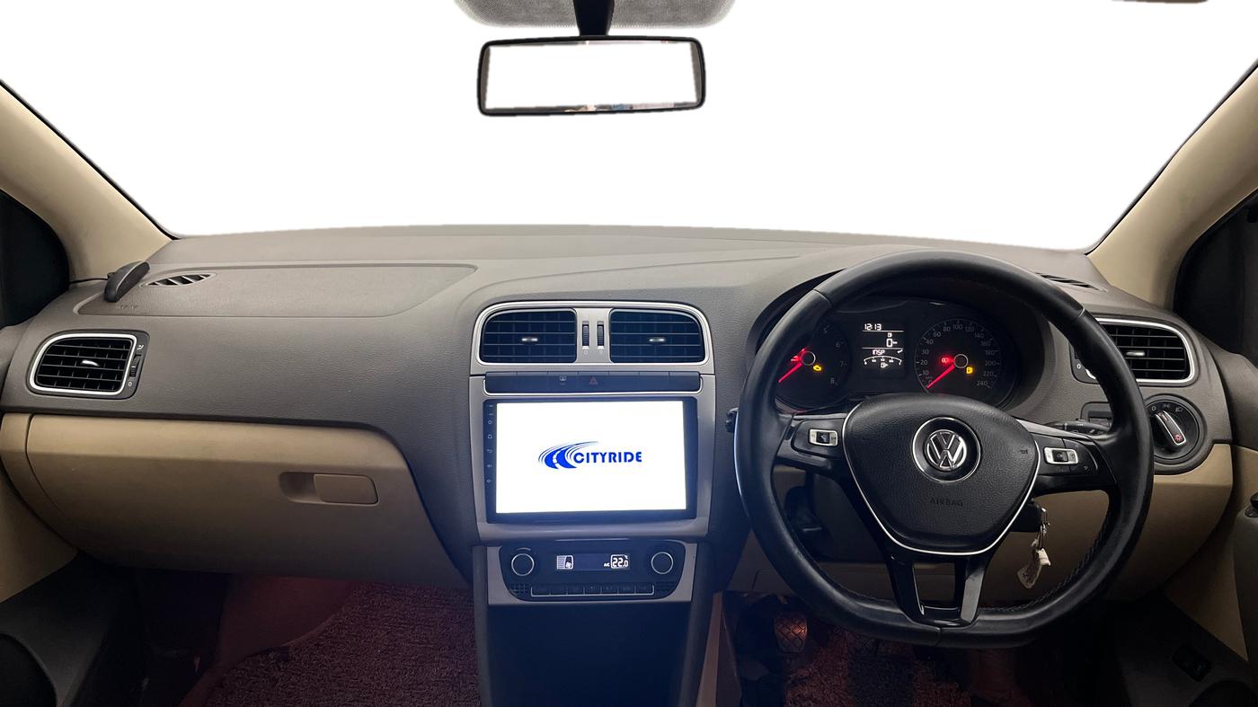 2015 Volkswagen Vento HIGHLINE 1.6 MPI, Petrol, Manual, 67,135 km, Dashboard