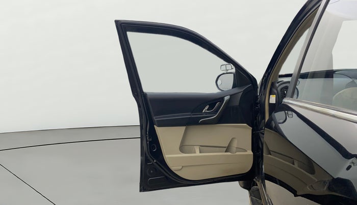 2015 Mahindra XUV500 W6, Diesel, Manual, 1,13,116 km, LHS Front Door