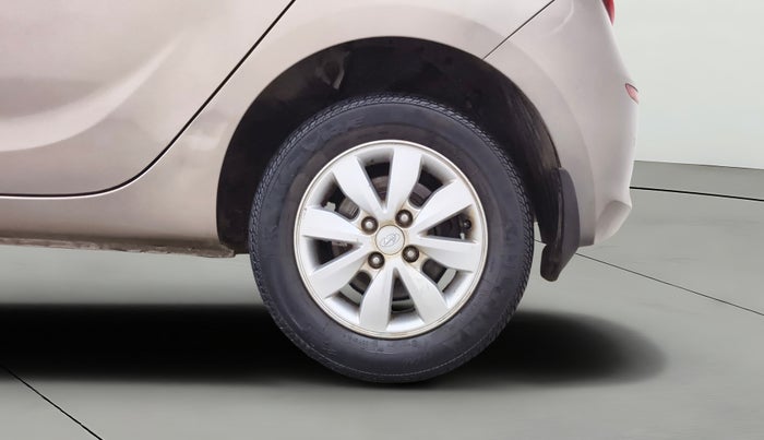 2013 Hyundai i20 SPORTZ 1.4 CRDI, Diesel, Manual, 1,01,692 km, Left Rear Wheel