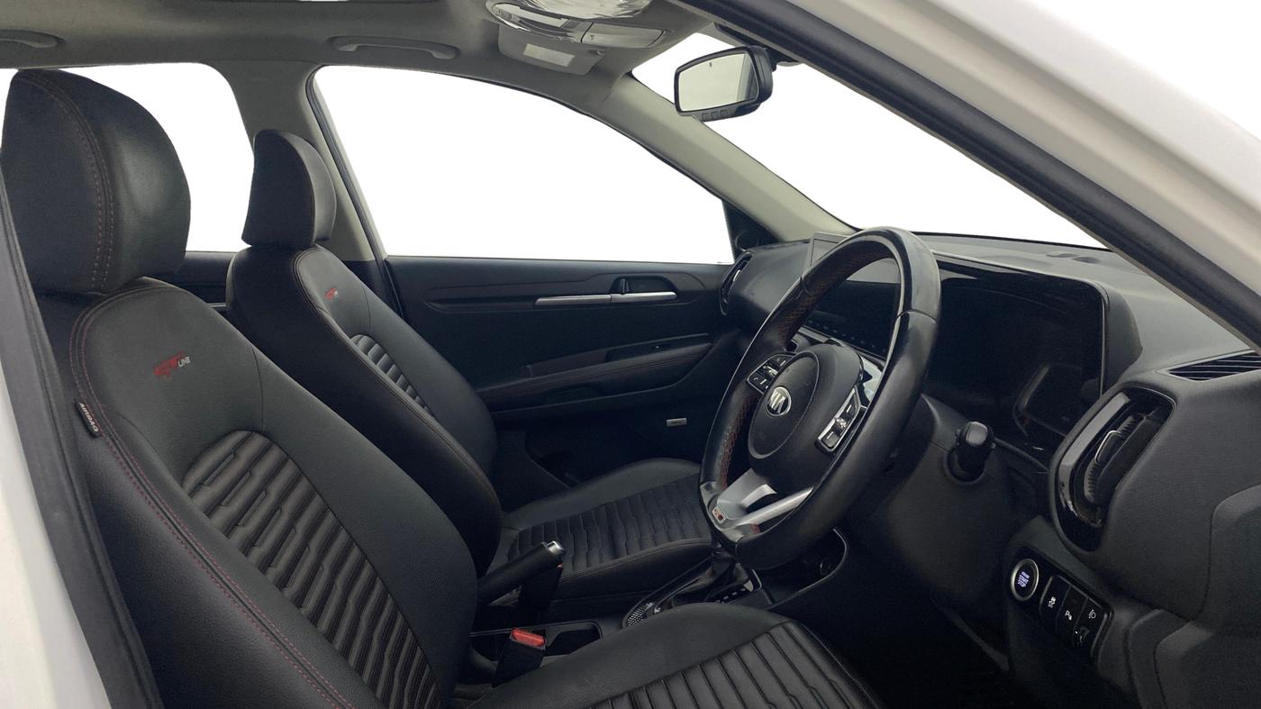2020 KIA SONET GTX PLUS 1.5 AT, Diesel, Automatic, 75,959 km, Right Side Front Door Cabin