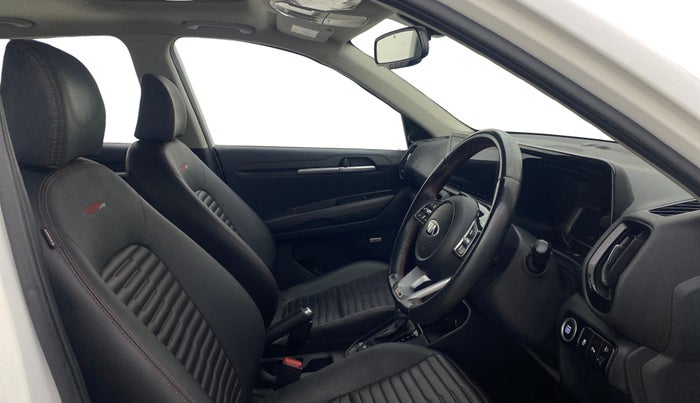 2020 KIA SONET GTX PLUS 1.5 AT, Diesel, Automatic, 75,959 km, Right Side Front Door Cabin